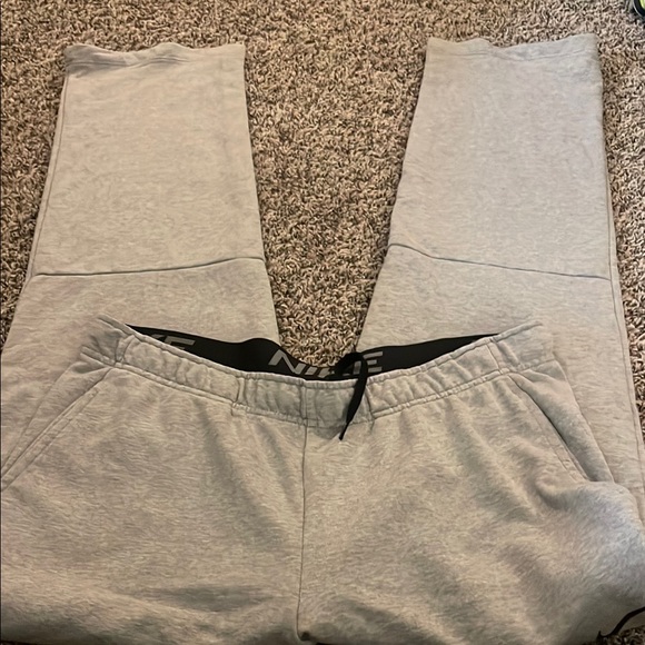 Nike Men's Light Gray Sweatpants - Picture 4 of 7